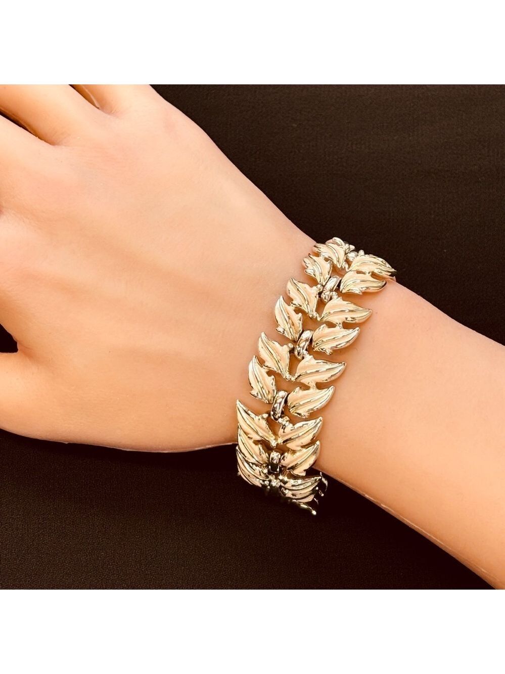 Vintage Coro laurel leaves enamelled bracelet